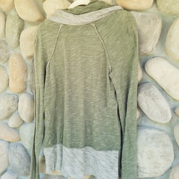 FREE PEOPLE Olive Green Cowl Neck Pull-Over Sweater ONE BODY UN Corp - Picture 10 of 12